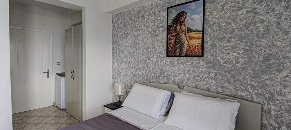 Hotel Klironomi Sarandë Rom bilde
